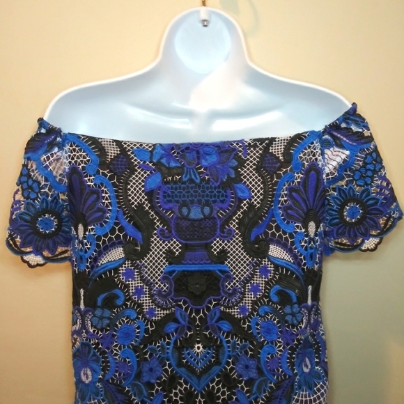 Alice + Olivia Maxie Off The Shoulder Blue, Black & Purple Guipure Lace Blouse - Picture 6 of 13